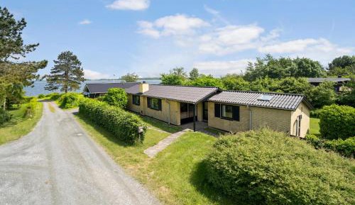 Three-Bedroom Vacation Home 
