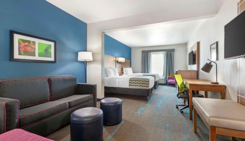 Queen Suite with Sofa Bed