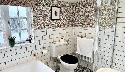 Deluxe Double Room (2 Adults + 1 Child)