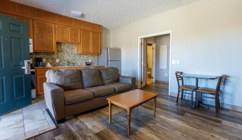 Deluxe Suite with Spa Bath