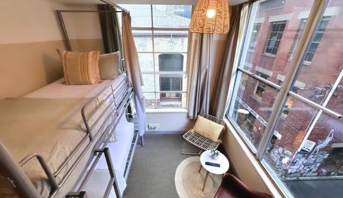 Private 2 Bed Dorm with Shared Bathroom (2 people)