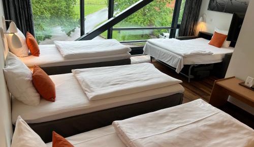 Family Room (2 Adults + 2 Children)