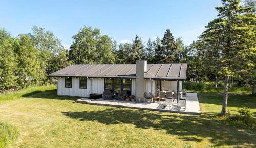 Three-Bedroom Vacation Home 