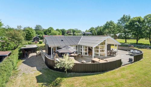 Three-Bedroom Vacation Home 
