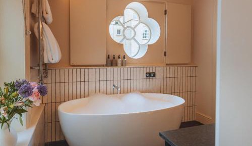 Coach House Large Guest Room