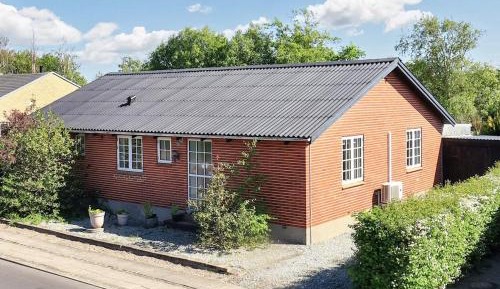 Three-Bedroom Vacation Home 