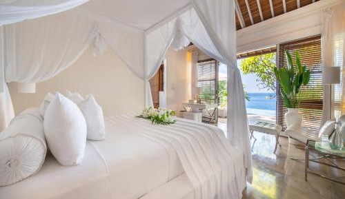 Sea Villa with Private Pool and Outdoor Space