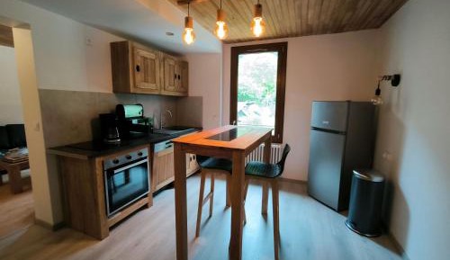 Apartment with Mountain View