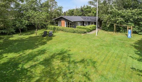 Three-Bedroom Vacation Home 
