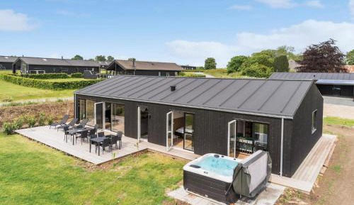 Four-Bedroom Vacation Home