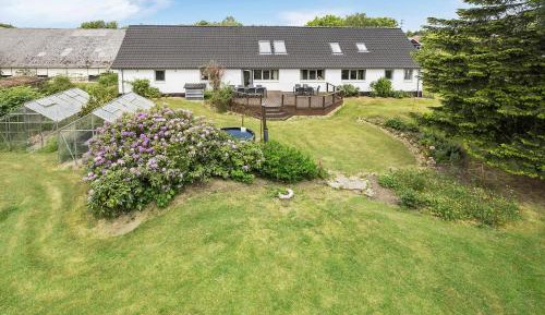 Seven-Bedroom Holiday Home