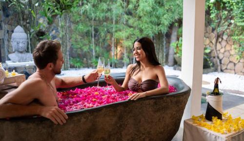 Sky One-Bedroom Villa with Private Pool and Garden