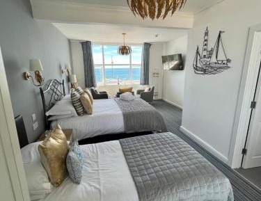 Superior King or Twin Room with Sea View