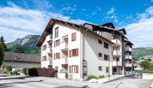 Superior One-Bedroom Apartment with Balcony