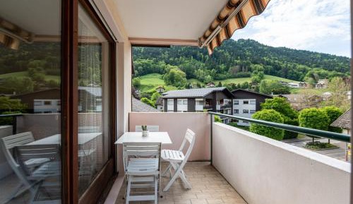 Superior One-Bedroom Apartment with Balcony