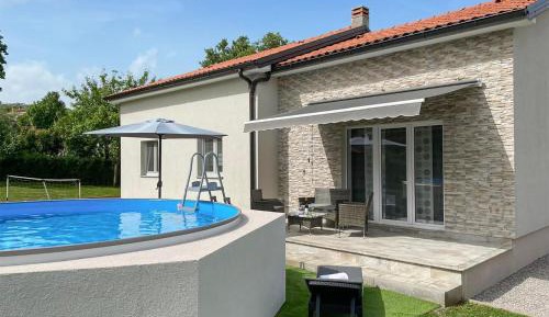 Three-Bedroom Vacation Home 