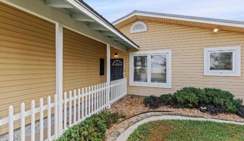 Three-Bedroom Vacation Home 
