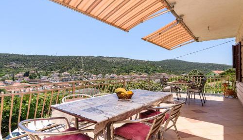 Three-Bedroom Apartment with Balcony