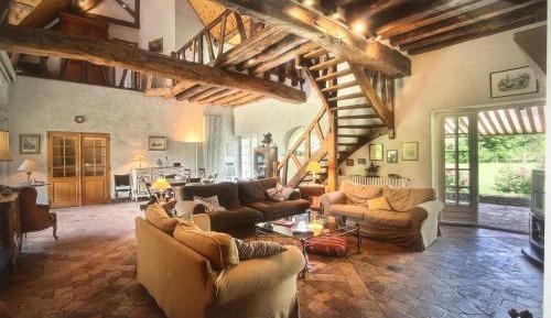 Seven-Bedroom House