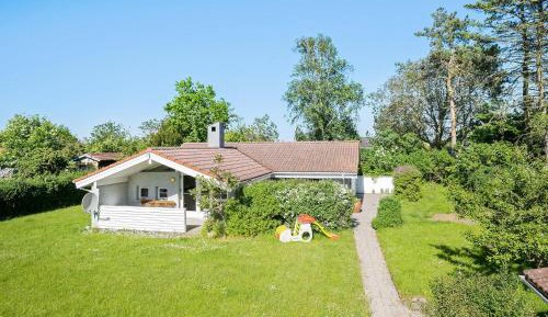 Three-Bedroom Vacation Home 