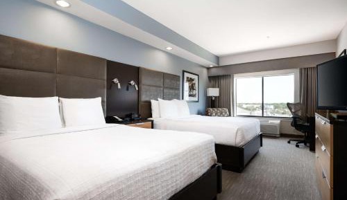 Room with Two Queen Beds and Shower - Non-Smoking