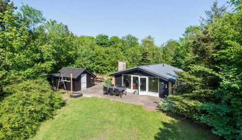 Three-Bedroom Vacation Home 