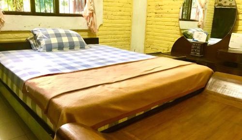 Deluxe Double Room (2 Adults + 1 Child)