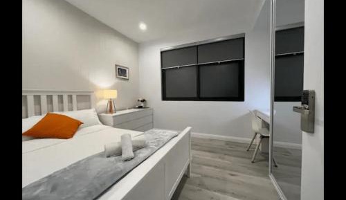 Single Room with Shared Bathroom