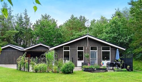 Three-Bedroom Vacation Home 