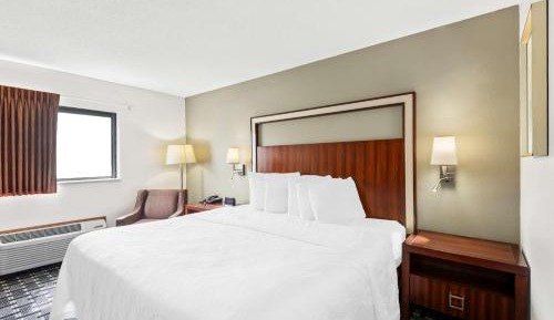 King Room with Bath Tub - Disability Access/Non-Smoking 