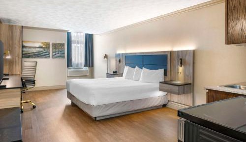 King Room with Kitchenette - Non-Smoking