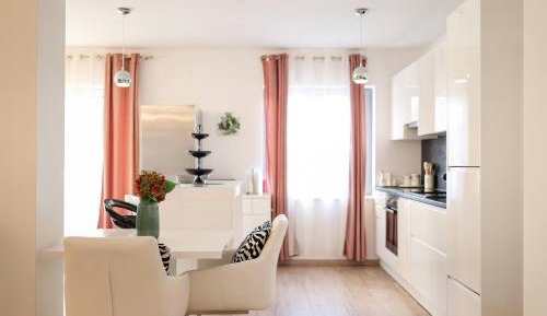 Apartment with Garden View