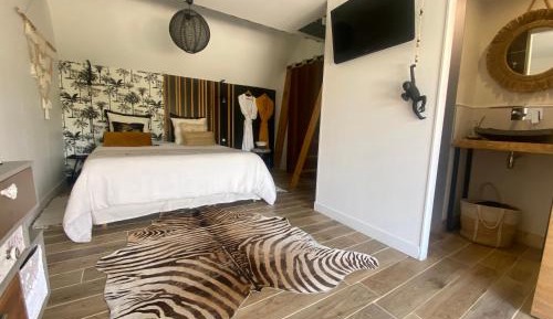 Family Room with Garden View