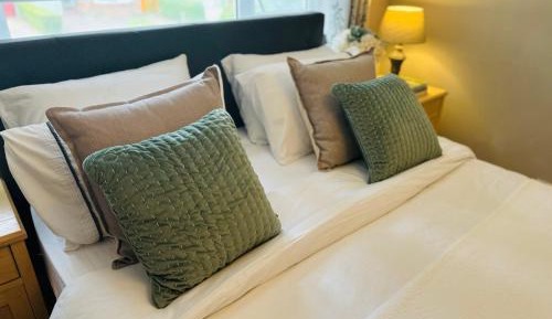 Deluxe Double Room with Shower