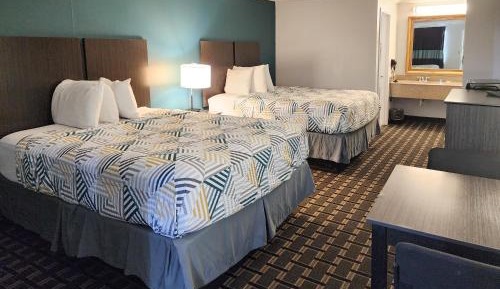 2 Queen Beds | Smoking, Micfridge