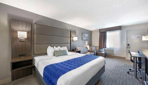 King Room with Bath Tub - Disability Access/Non-Smoking 