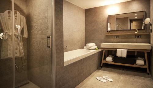 Superior Double Room with Partial Sea View