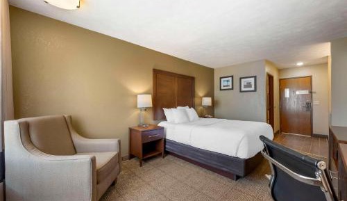 Queen Room - Accessible/Non-Smoking