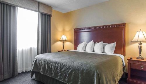 Superior King Suite - Non-Smoking