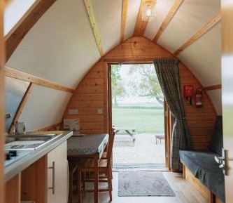 Standard Cabin with Hot Tub