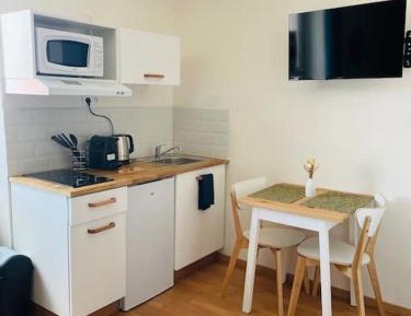 One-Bedroom Apartment - Non-Smoking