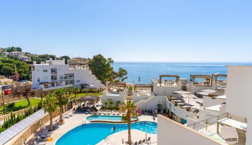 Exclusive Two-Bedroom Apartment with sea views