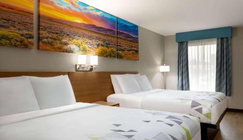 Queen Room with Two Queen Beds - Smoking