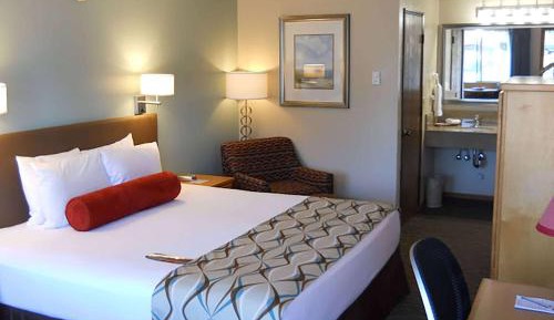 King Room with Mobility Access and Bathtub with Grab Bars, Non-Smoking