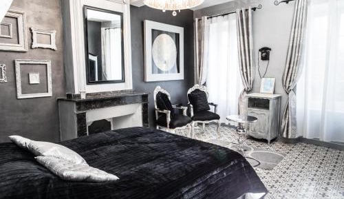 Suite with Garden View