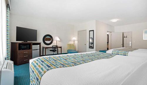 King Room with Two King Beds and Sofa Bed - Non-Smoking