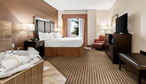 King Suite with Spa Bath - Non-Smoking