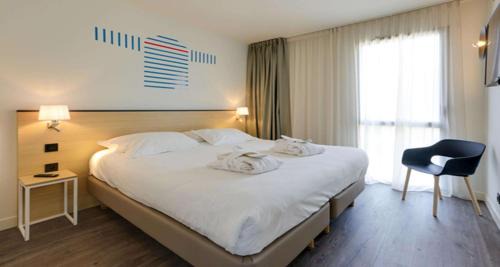 Premium Queen Room - Non-Smoking