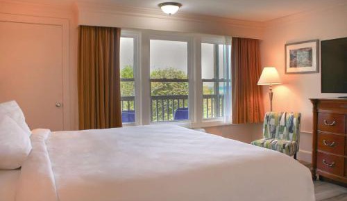  King Room- Village View Building