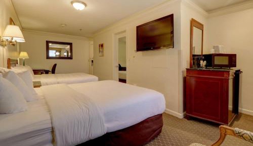 Standard 2 Queens Updated Bathroom